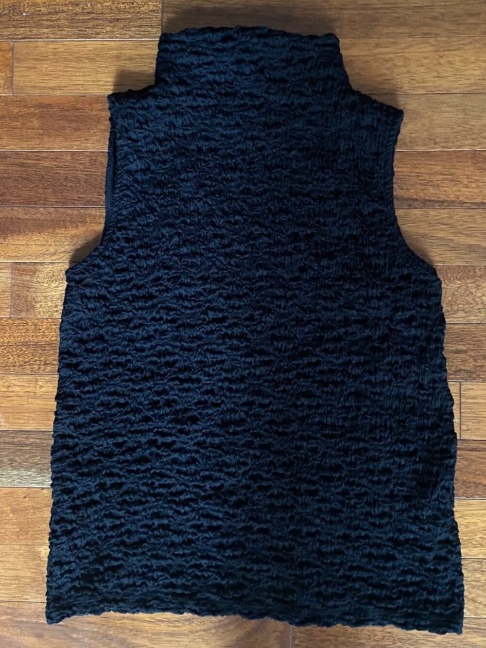 Eileen Fisher Bubble Jacquard Funnel Neck Top Size: XS